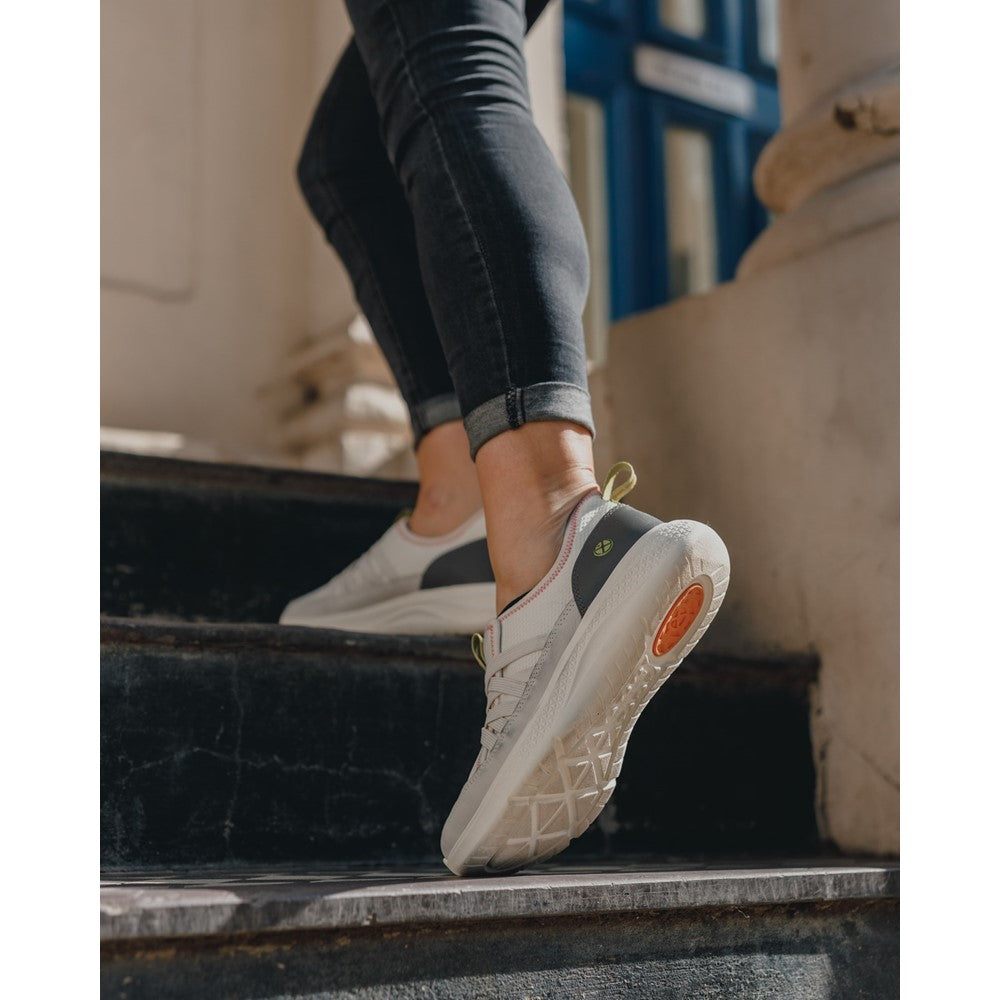 Ladies Sports White Hush Puppies Elevate Step In Boot