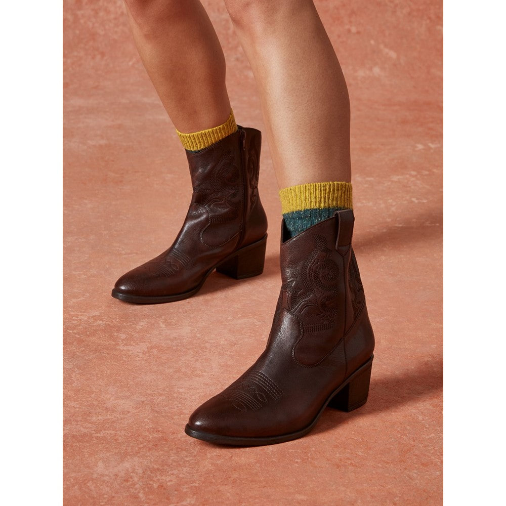 Ladies Ankle Boots Chocolate Hush Puppies Wynn Stitch Boot